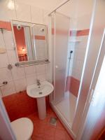 Koupelna v ubytování Apartments by the sea Rab - 14515