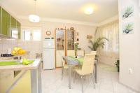 Kuchyňa alebo kuchynka v ubytovaní Apartments with WiFi Split - 16420