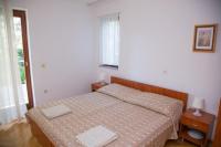 Postel nebo postele na pokoji v ubytování Family friendly seaside apartments Novalja, Pag - 16866