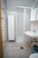 Koupelna v ubytování Family friendly seaside apartments Novalja, Pag - 16866