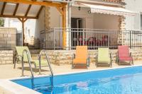 Plán poschodí v ubytovaní Family friendly house with a swimming pool Maslinica, Solta - 16782