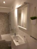Kúpeľňa v ubytovaní Double Room Njivice 17010a