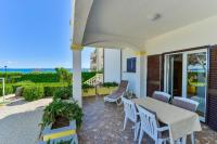 Balkon lub taras w obiekcie Apartments by the sea Vir - 18590