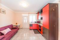 Kuchyňa alebo kuchynka v ubytovaní Apartments by the sea Vir - Lozice, Vir - 18567