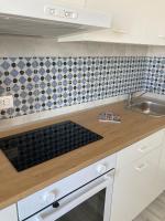 Kuchyňa alebo kuchynka v ubytovaní KROTONIATI APARTMENT