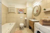 A bathroom at Budapest Holidays Apartments Family