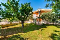 Vonkajšia záhrada v ubytovaní Apartments by the sea Privlaka, Zadar - 18652