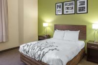 Ein Bett oder Betten in einem Zimmer der Unterkunft Sleep Inn &amp; Suites Bakersfield North