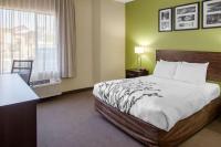 Ein Bett oder Betten in einem Zimmer der Unterkunft Sleep Inn &amp; Suites Bakersfield North