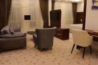 Golden Airport Hotelにあるテレビまたはエンターテインメントセンター