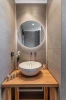 Kúpeľňa v ubytovaní Ammolofos Luxury Apartment & suites