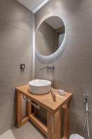 Kúpeľňa v ubytovaní Ammolofos Luxury Apartment & suites