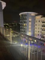2 bed 2 bath Penthouse with great views - Housity