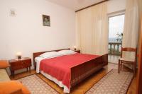 Posteľ alebo postele v izbe v ubytovaní Apartments by the sea Tkon, Pasman - 686