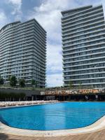 Bazén v ubytování The Superior Living Batışehir nebo v jeho okolí