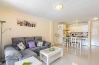 Kuchnia lub aneks kuchenny w obiekcie AirCon Lovely 2 bedroom apartment close to Ocean
