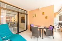 Część wypoczynkowa w obiekcie AirCon Lovely 2 bedroom apartment close to Ocean