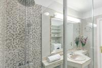 Łazienka w obiekcie AirCon Lovely 2 bedroom apartment close to Ocean