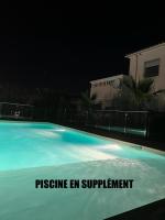 Basen w obiekcie App T2 a Montpellier lub w pobliżu
