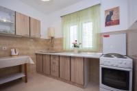 Kuchyňa alebo kuchynka v ubytovaní Apartments by the sea Brodarica, Sibenik - 5736