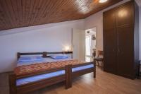 Posteľ alebo postele v izbe v ubytovaní Apartments by the sea Brodarica, Sibenik - 5736