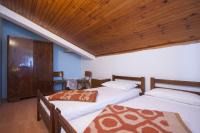 Posteľ alebo postele v izbe v ubytovaní Apartments by the sea Brodarica, Sibenik - 5736