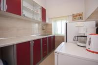 Kuchyňa alebo kuchynka v ubytovaní Apartments by the sea Brodarica, Sibenik - 5736