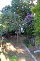 Vonkajšia záhrada v ubytovaní Apartments with a parking space Sabunike, Zadar - 5745