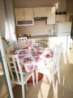 Kuchyň nebo kuchyňský kout v ubytování Apartments by the sea Kozino, Zadar - 5755