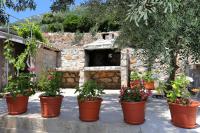 Vonkajšia záhrada v ubytovaní Apartments by the sea Dingac - Potocine, Peljesac - 4533