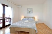 Posteľ alebo postele v izbe v ubytovaní Apartments with parking spaces Bibinje, Zadar - 5800