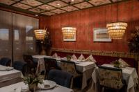 Reštaurácia alebo iné gastronomické zariadenie v ubytovaní Hotel La Malvasía