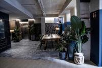 A restaurant or other place to eat at Letoh Letoh Gran Vía