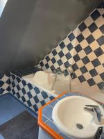 8 mn à pied de la gare d ANGOULEME - Housity