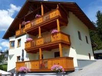 The building in which Az apartmant is located