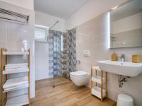 Łazienka w obiekcie Holiday Home Villa Vali 2 by Interhome