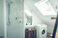 Kúpeľňa v ubytovaní Le loft superbe studio avec stationnement gratuit