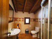 Kúpeľňa v ubytovaní Chalet Esmeralda 3 d y 2 baños ZAFIRO LAGUNAZO Parque Natural Rio Mundo Riopar