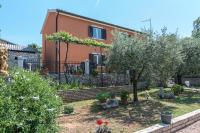 Vonkajšia záhrada v ubytovaní Family friendly house with a parking space Sveti Martin, Central Istria - Sredisnja Istra - 7849