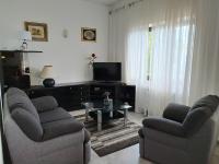 TV a/nebo společenská místnost v ubytování Apartments by the sea Medveja, Opatija - 7722