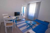 Televízia a/alebo spoločenská miestnosť v ubytovaní Apartments by the sea Veli Losinj, Losinj - 7959