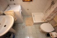 Kúpeľňa v ubytovaní Apartments with a parking space Veli Losinj, Losinj - 8029