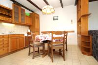 Kuchyňa alebo kuchynka v ubytovaní Apartments with parking spaces Zrnovska Banja, Korcula - 9226