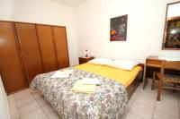 Posteľ alebo postele v izbe v ubytovaní Apartments with parking spaces Zrnovska Banja, Korcula - 9226