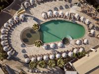 Bazén v ubytovaní Seaside A Lifestyle Resort - Adults Only alebo v jeho blízkosti