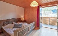A bed or beds in a room at Großes Ferienhaus St, Gallenk,