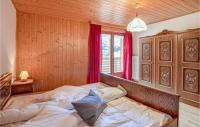 A bed or beds in a room at Großes Ferienhaus St, Gallenk,