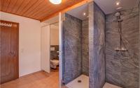 A bathroom at Großes Ferienhaus St, Gallenk,