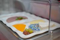 ホテルの敷地内または近くでの食事または食べ物
