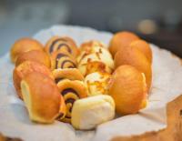 ホテルの敷地内または近くでの食事または食べ物
